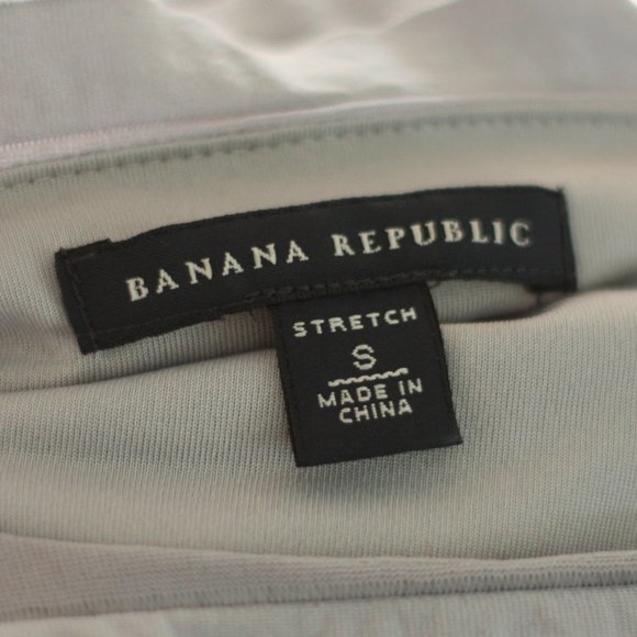 BANANA REPUBLIC Solid Gray Horizontal Pleats Dress - Picture 4 of 5